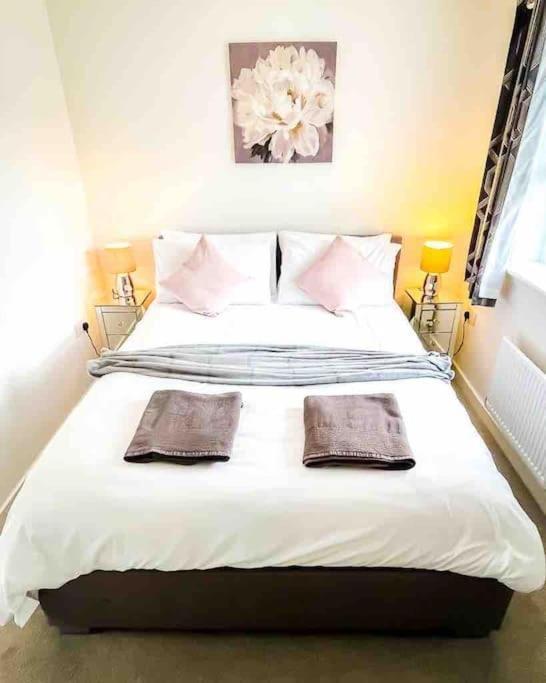 شقة Loch Leven Getaway - 2 Bed House كينروس المظهر الخارجي الصورة