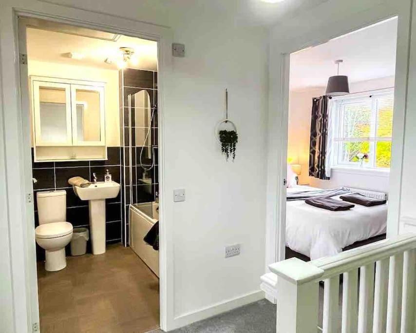 شقة Loch Leven Getaway - 2 Bed House كينروس المظهر الخارجي الصورة
